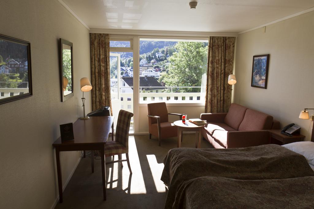 Kviknes Hotel Balestrand Room photo